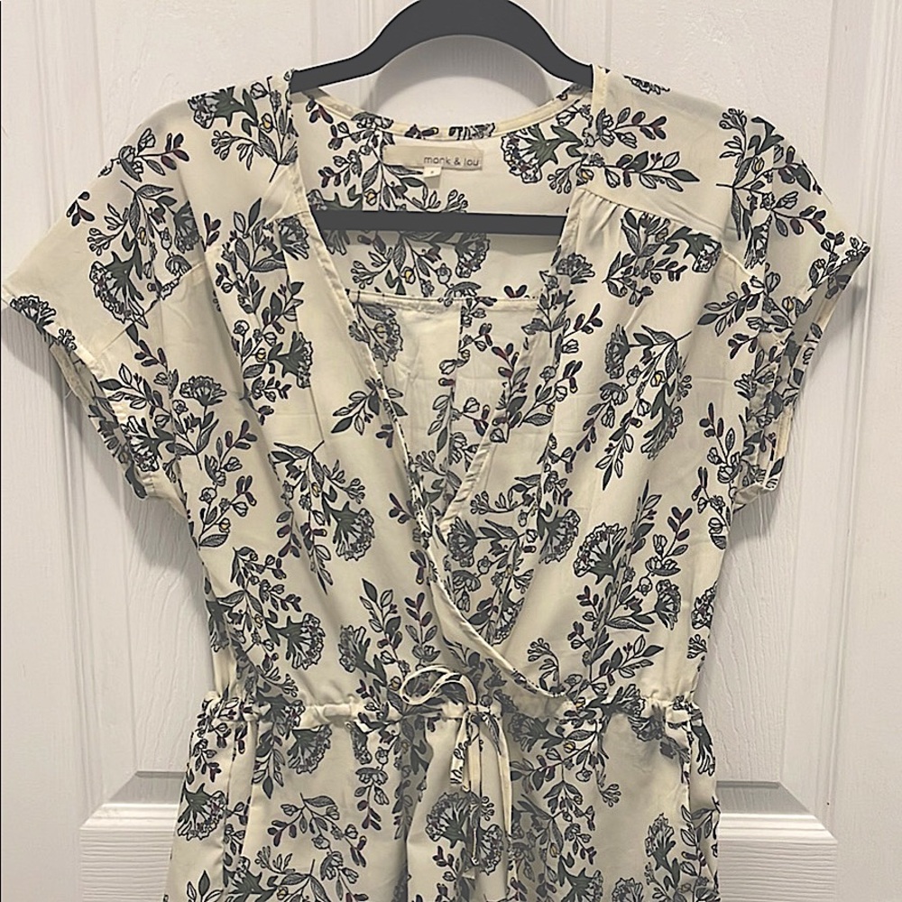 Ivory/floral short sleeved romper: S